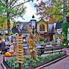 GREAT SMOKY MOUNTAINS AND GATLINBURG IN FALL