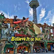 GREAT SMOKY MOUNTAINS AND GATLINBURG IN FALL