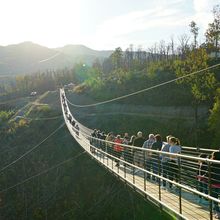 GREAT SMOKY MOUNTAINS AND GATLINBURG IN FALL