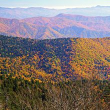 GREAT SMOKY MOUNTAINS AND GATLINBURG IN FALL