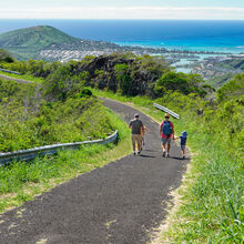 HIKING IN HAWAII