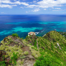 HIKING IN HAWAII