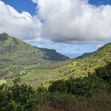 HIKING IN HAWAII