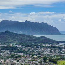 HIKING IN HAWAII